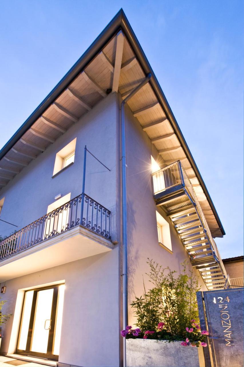 Manzoni 124 Bed&Relax Bed & Breakfast Esine ภายนอก รูปภาพ