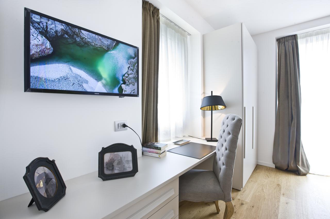 Manzoni 124 Bed&Relax Bed & Breakfast Esine ภายนอก รูปภาพ