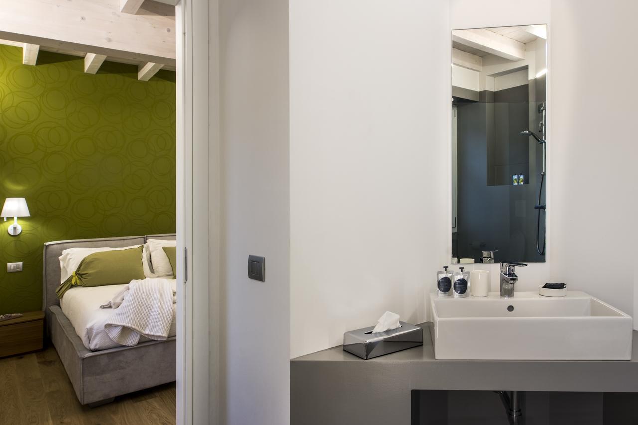 Manzoni 124 Bed&Relax Bed & Breakfast Esine ภายนอก รูปภาพ