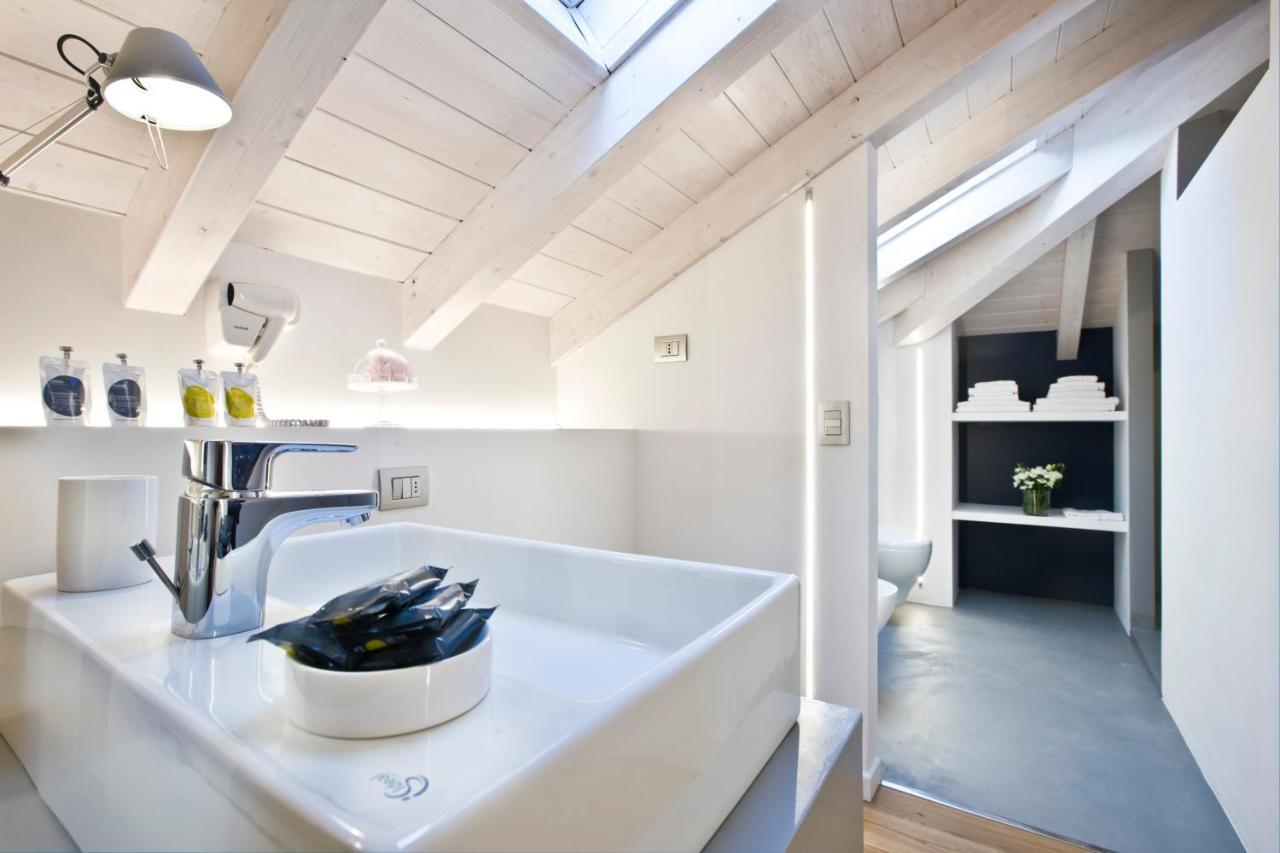Manzoni 124 Bed&Relax Bed & Breakfast Esine ภายนอก รูปภาพ