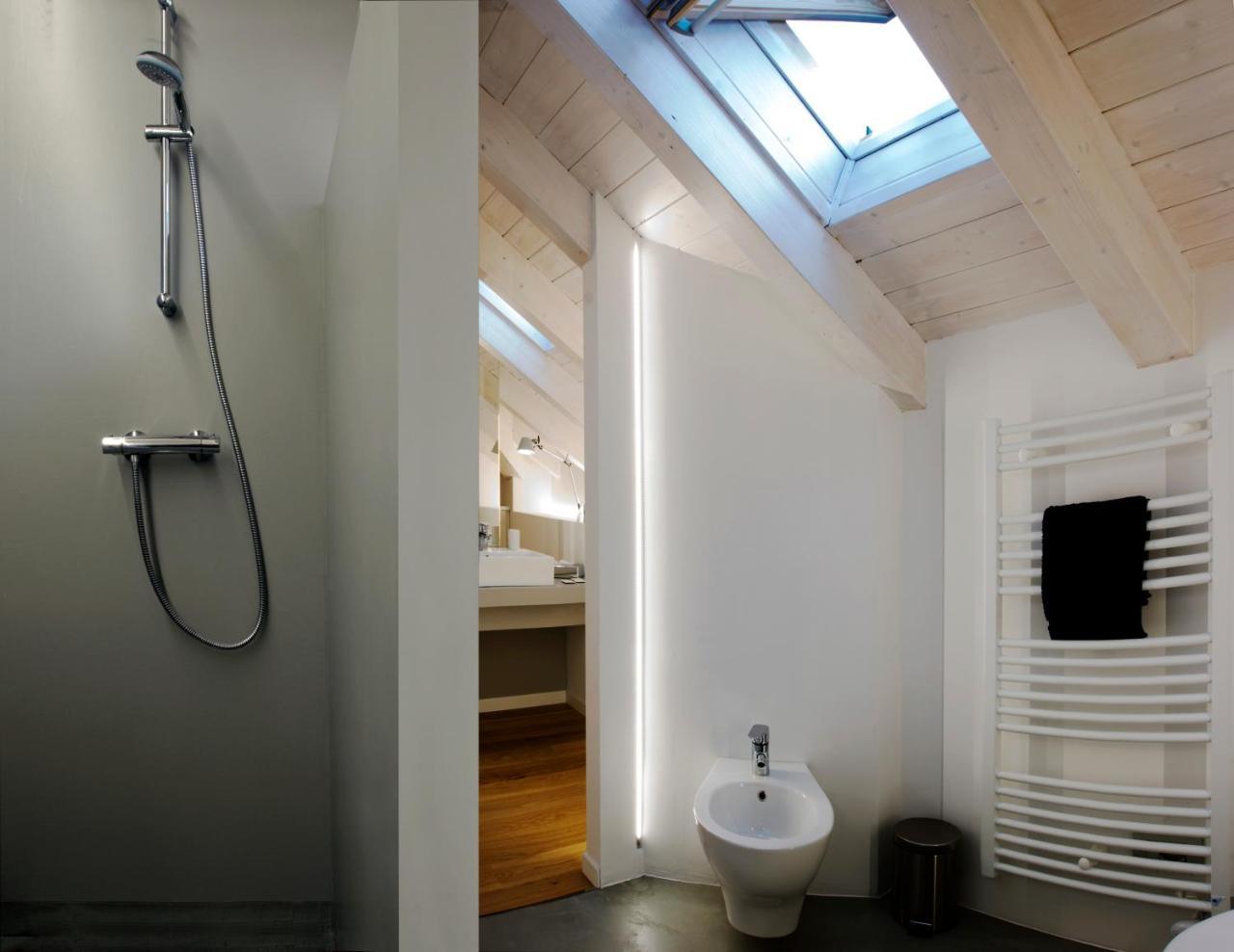 Manzoni 124 Bed&Relax Bed & Breakfast Esine ภายนอก รูปภาพ