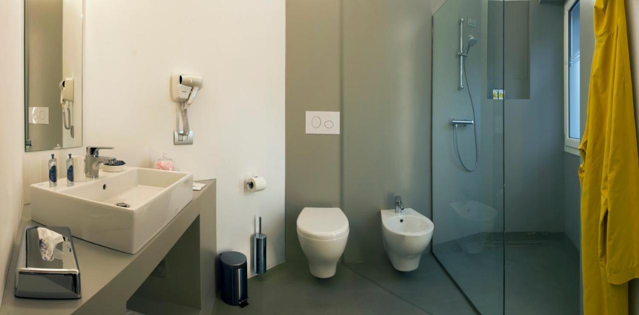 Manzoni 124 Bed&Relax Bed & Breakfast Esine ภายนอก รูปภาพ